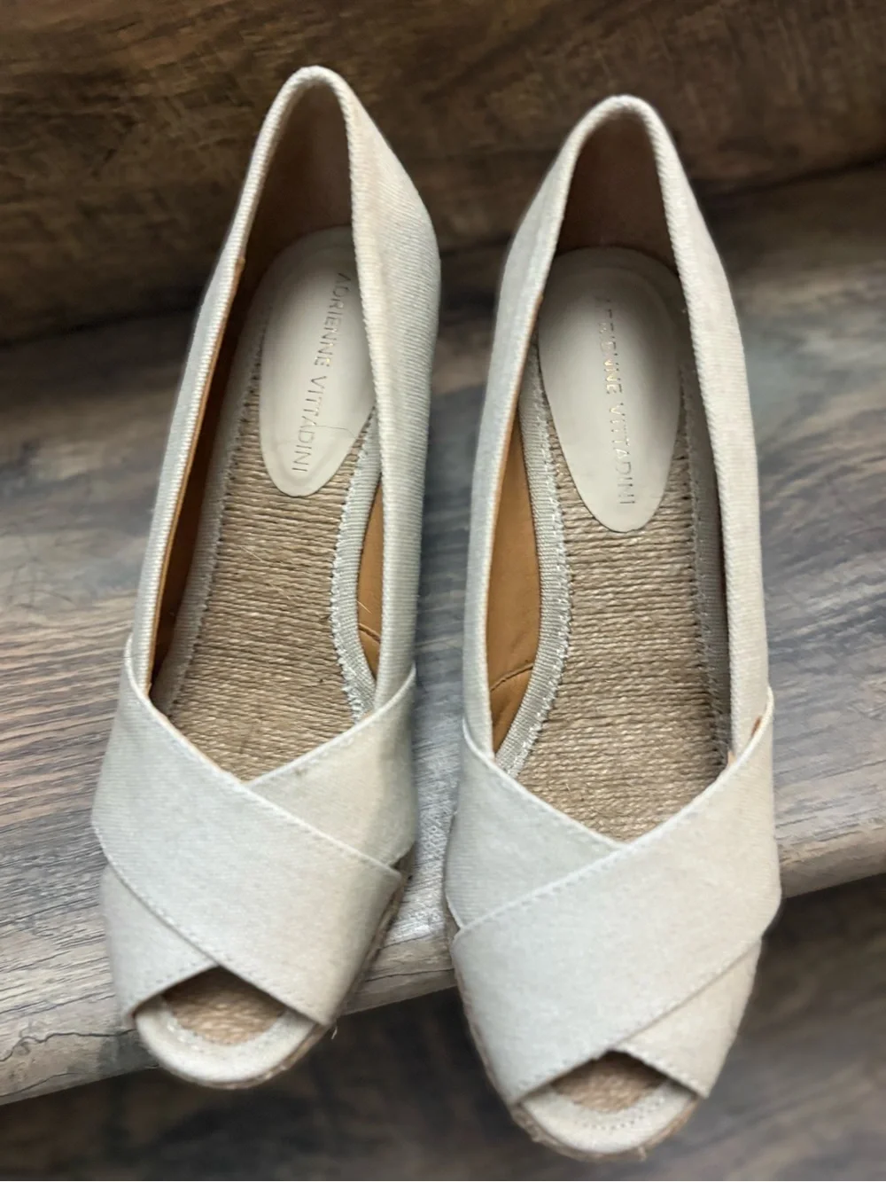 Adrienne Vittadini beige canvas